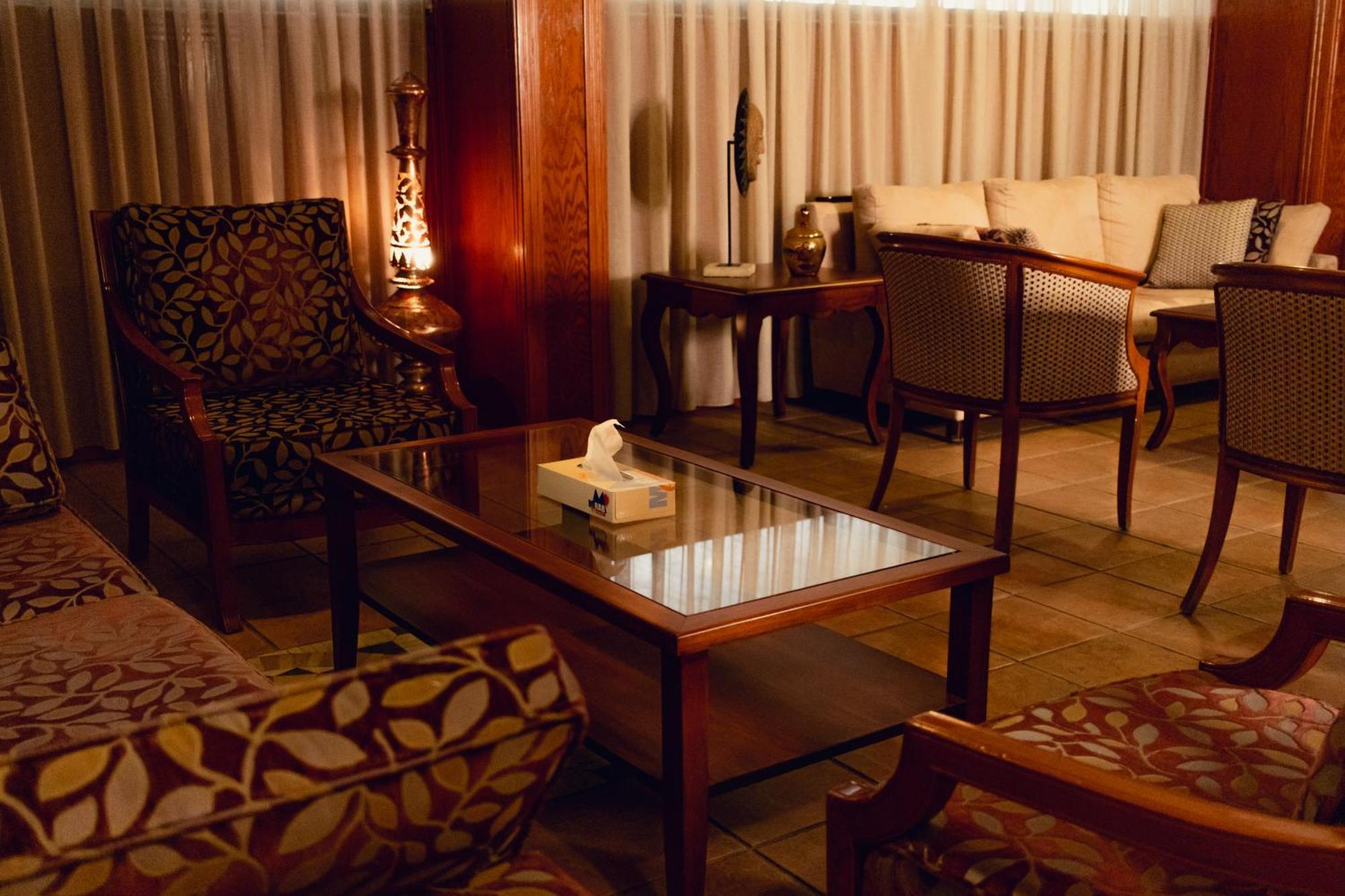 Merab Hotel Fārayyā Buitenkant foto