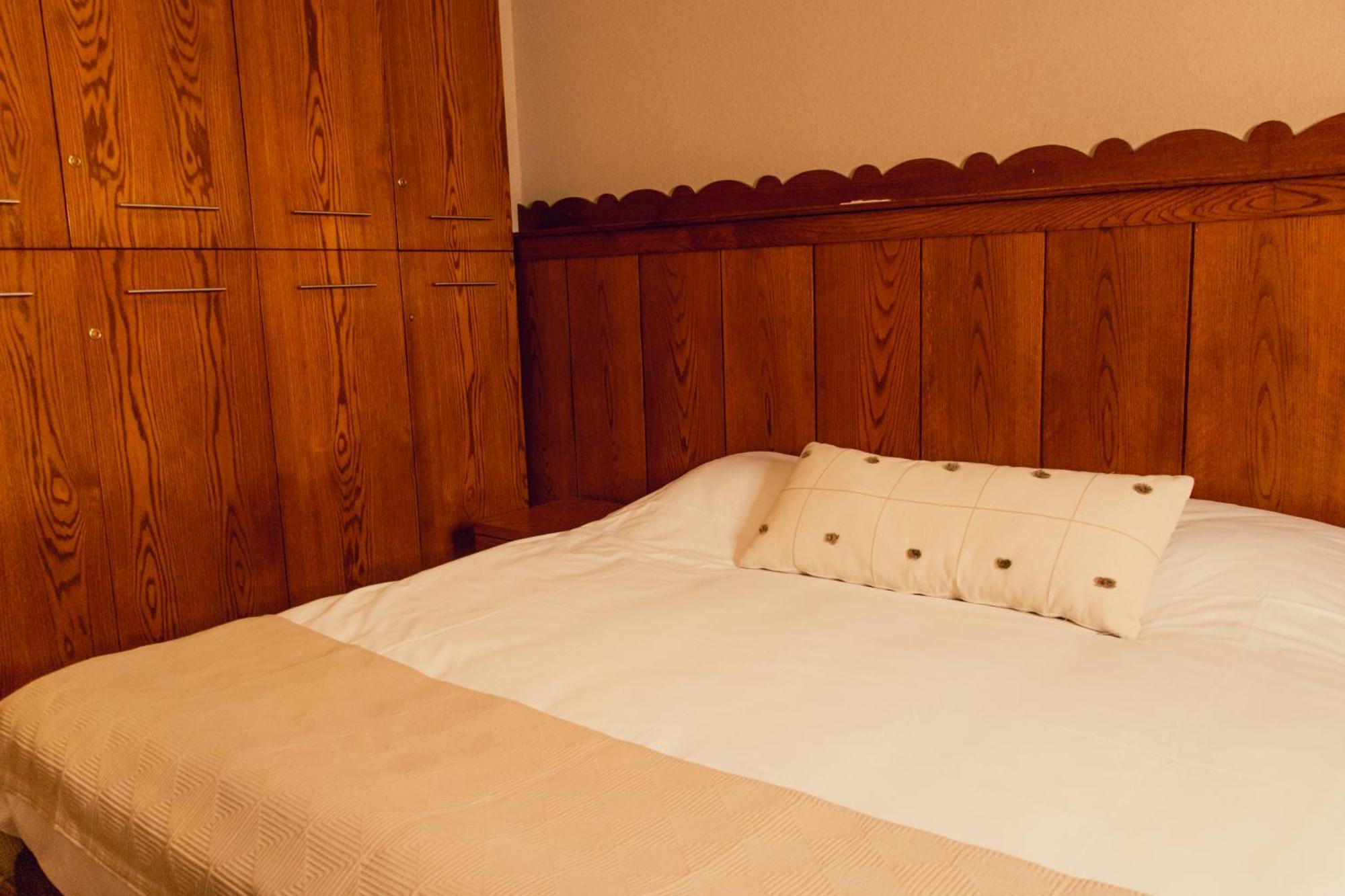 Merab Hotel Fārayyā Buitenkant foto