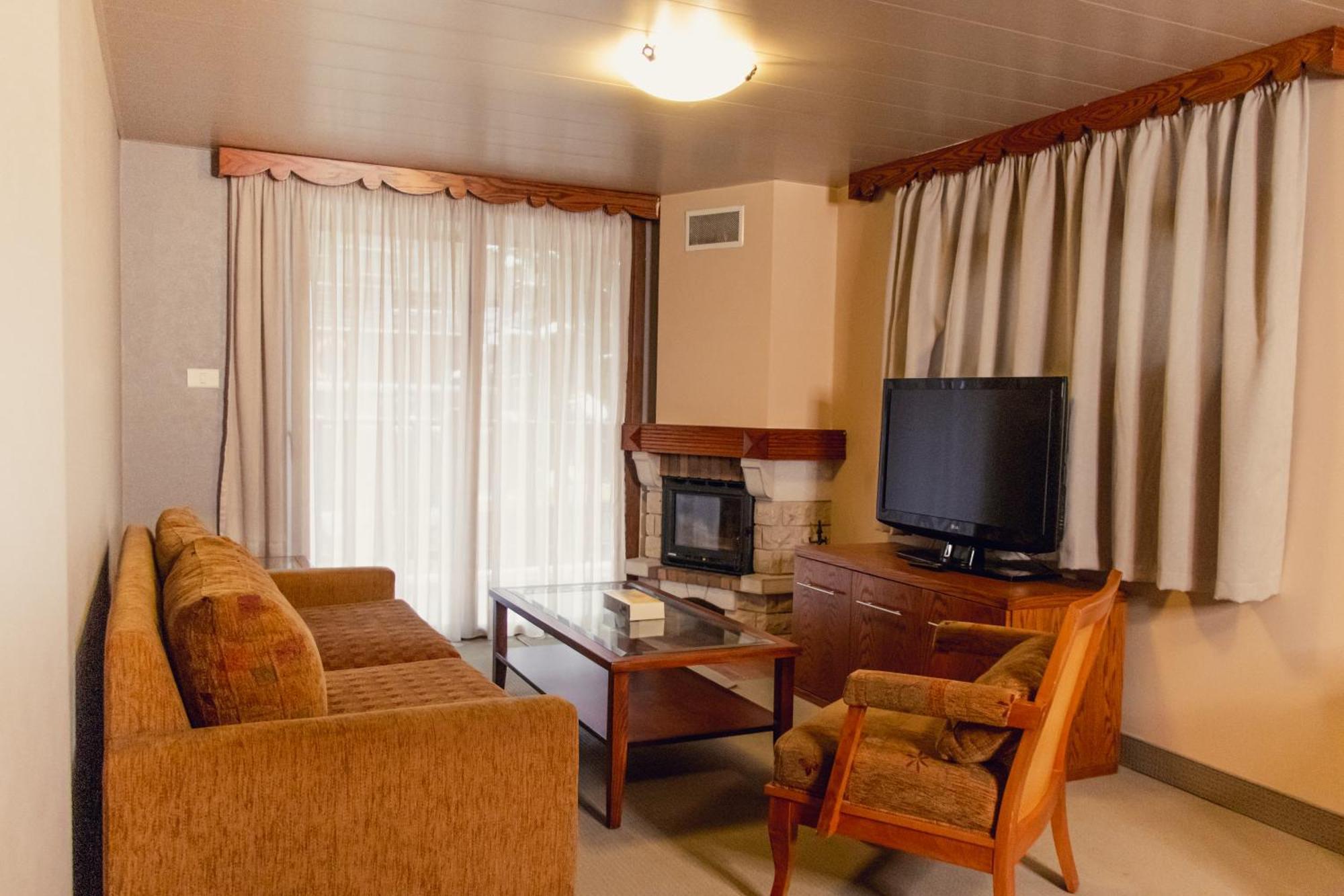 Merab Hotel Fārayyā Buitenkant foto