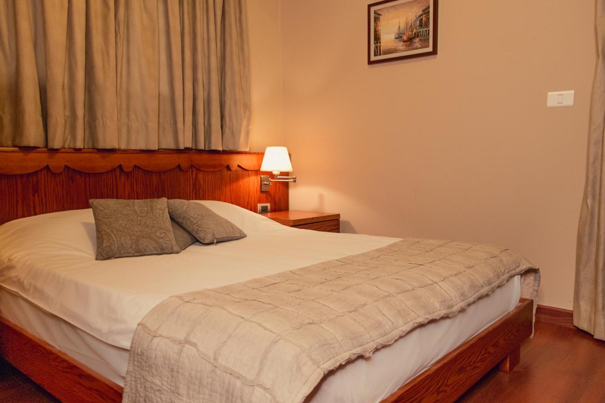 Merab Hotel Fārayyā Buitenkant foto